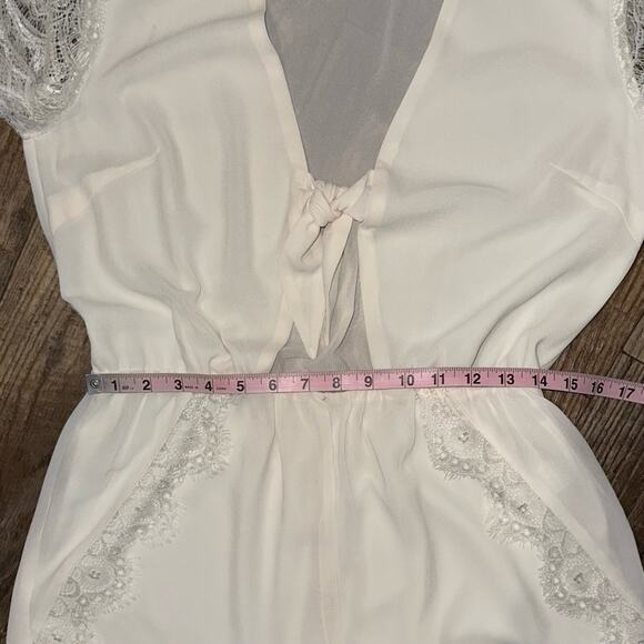 Forever 21 Lace Cutout Tie Front Romper Size Large - Picture 12 of 16